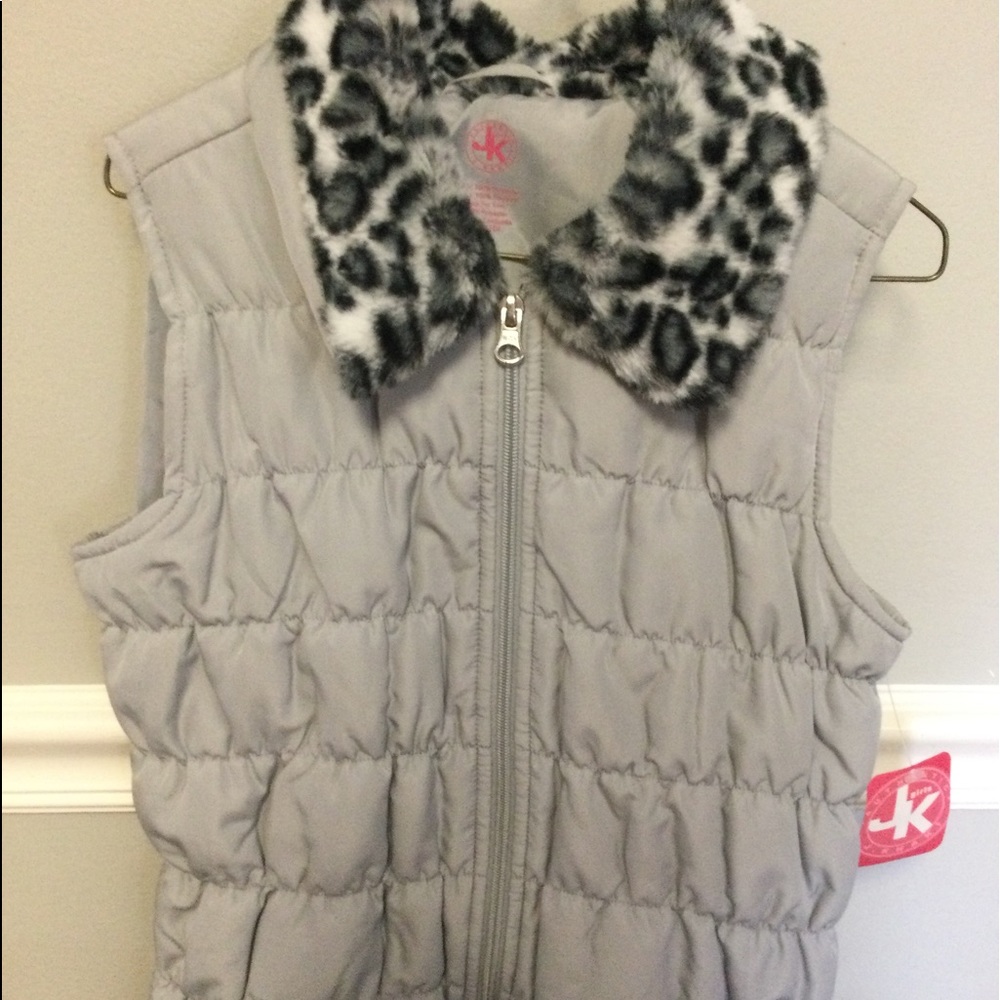 NWT JK Girls Grey Vest with Leopard Fur Collar